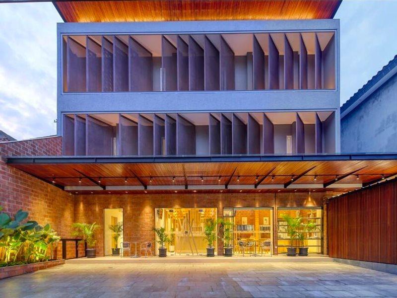 Cool Living Hotel Jakarta Exterior photo